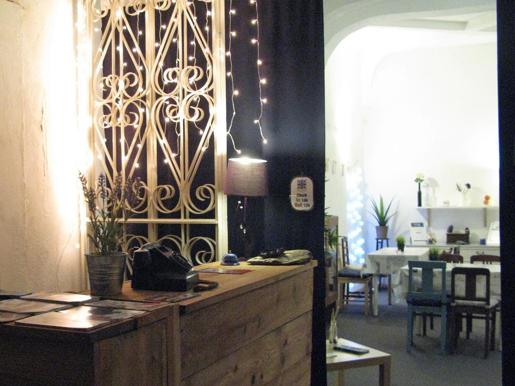 Vandrerhjem Johnie's Place & Suites