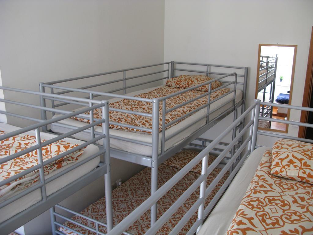 Vandrerhjem Johnie's Place & Suites